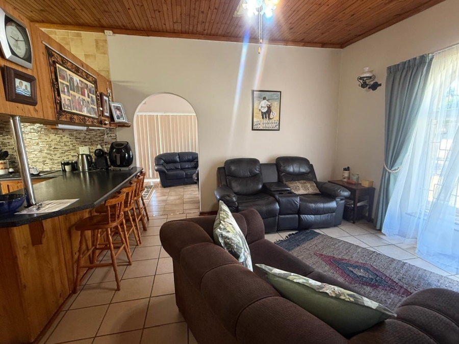 3 Bedroom Property for Sale in Heuwelkruin Eastern Cape